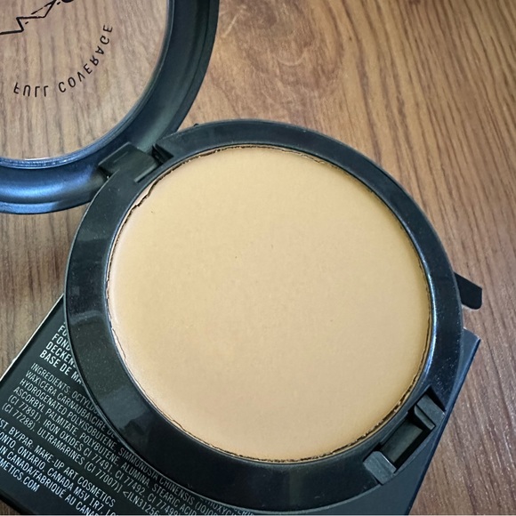 MAC Cosmetics FULL COVERAGE foundation from MAC Pro C40-  RARE AND DISCONTINUED - Picture 3 of 5